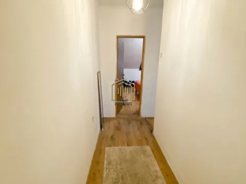 Izdavanje, jednosoban stan, 54m², Centar, Cetinje - image 5