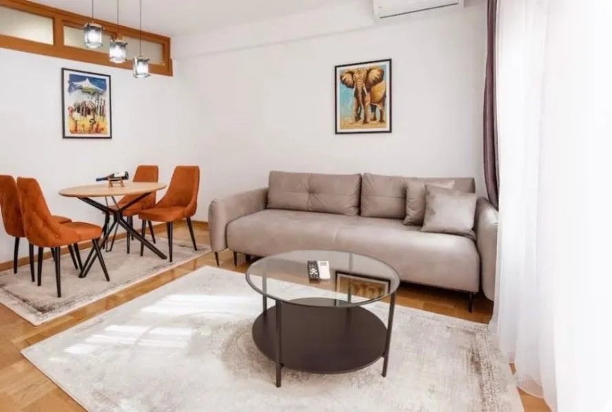 Izdavanje, jednosoban stan, 45m², Budva, Crna Gora