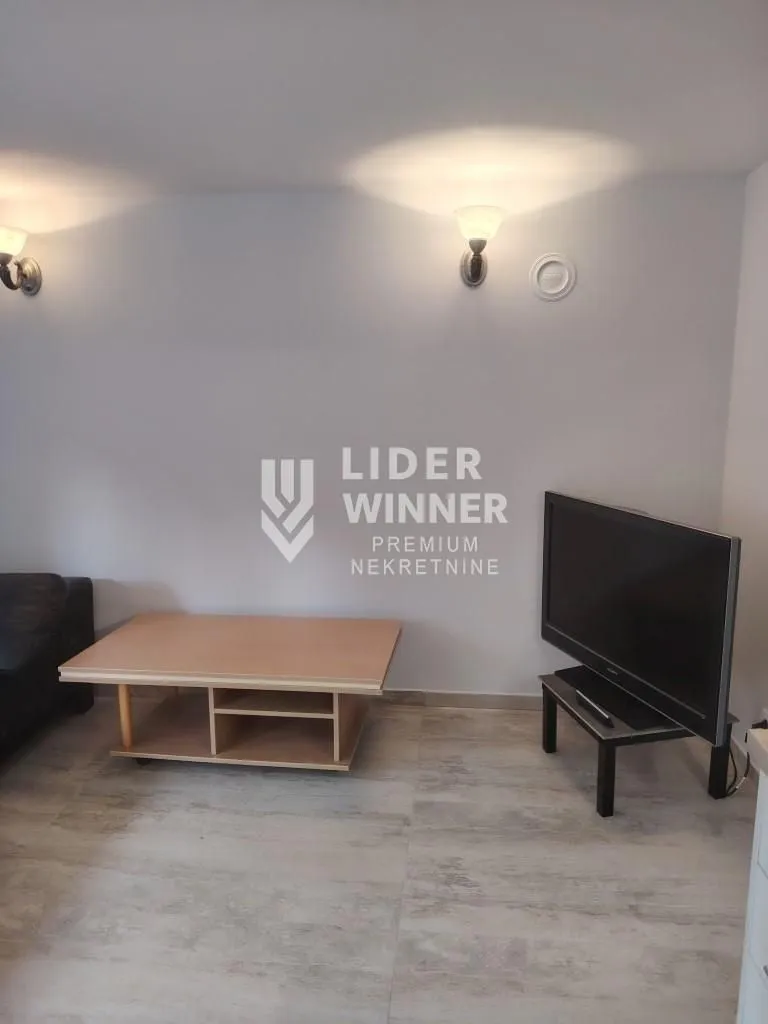 Izdavanje, jednosoban stan, 38m², Čukarica, Beograd