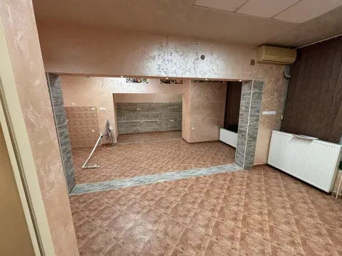 Izdavanje, poslovni prostor, 44m², Centar, Jagodina - image 7