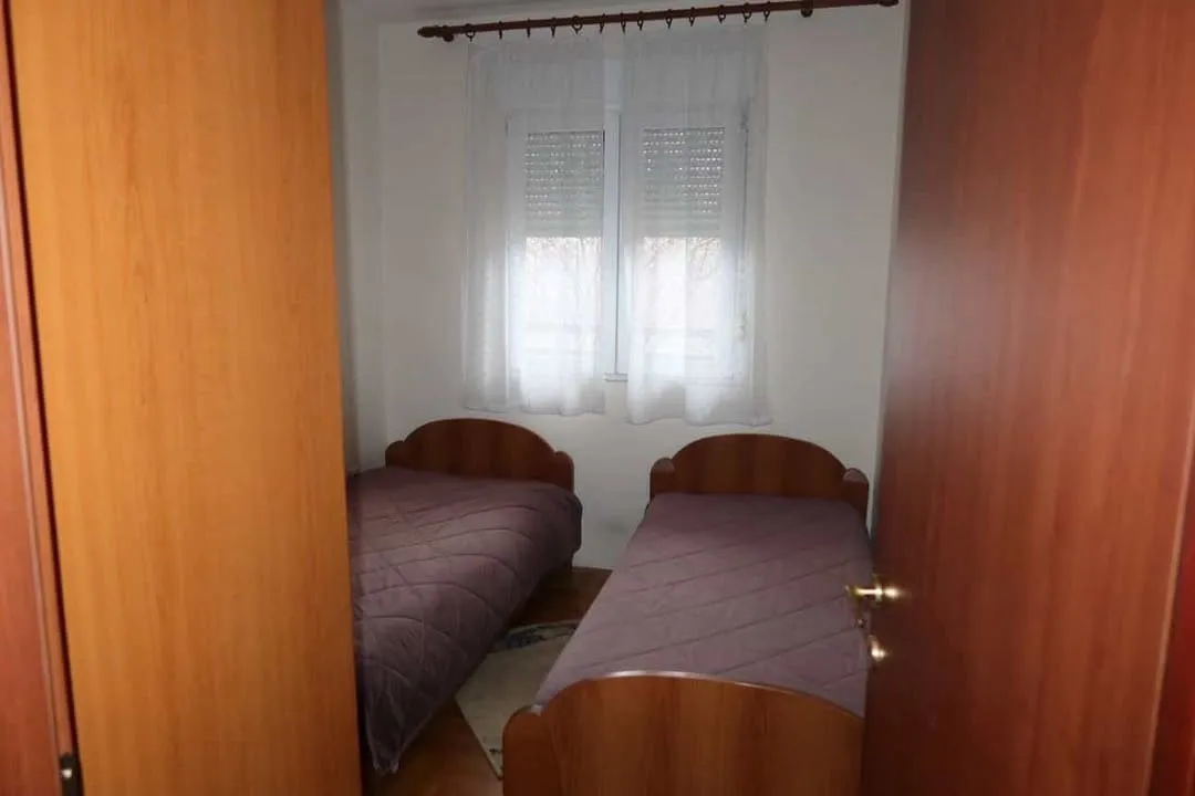 Prodaja, jednosoban stan, 43m², Krivi Most, Podgorica