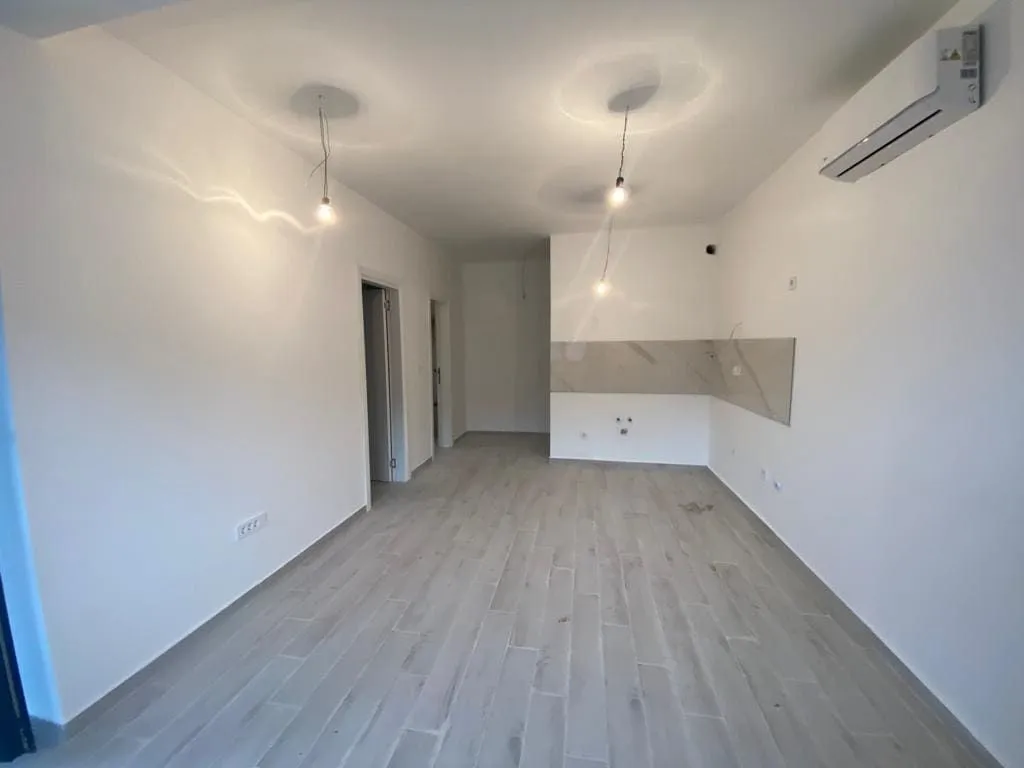 Sale, apartment, 46m², Dobrota, Kotor
