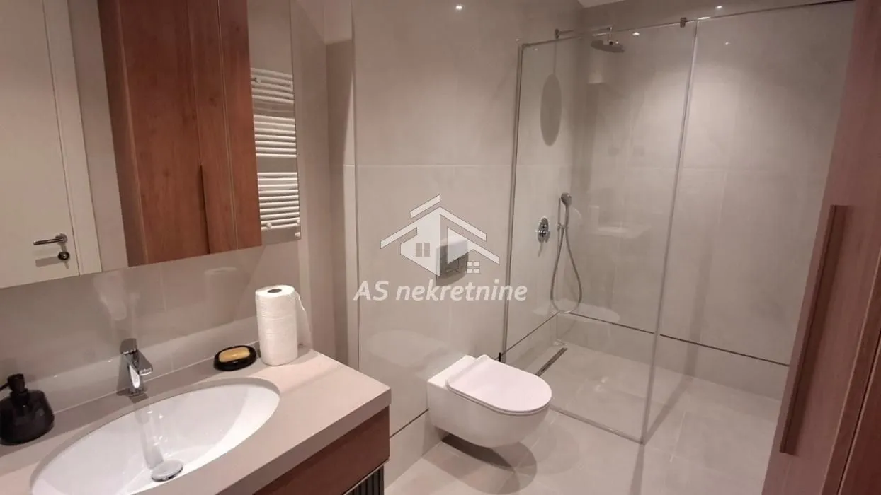Izdavanje, dvosoban stan, 70m², Savski Venac, Beograd