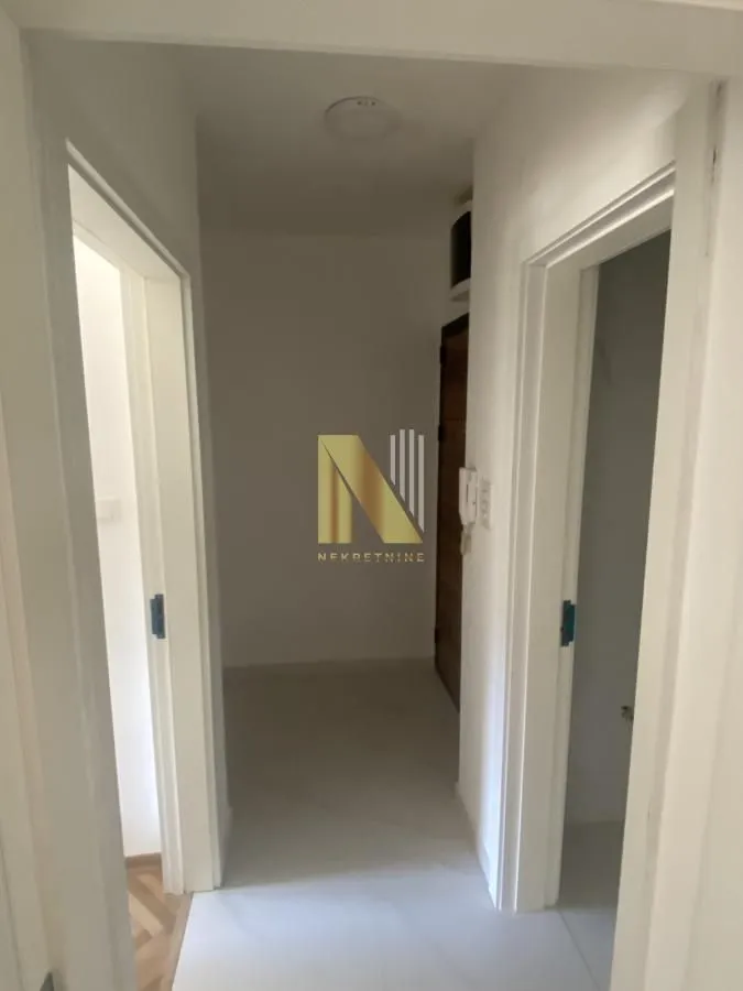 Prodaja, dvosoban stan, 40m², Sajmište, Novi Sad