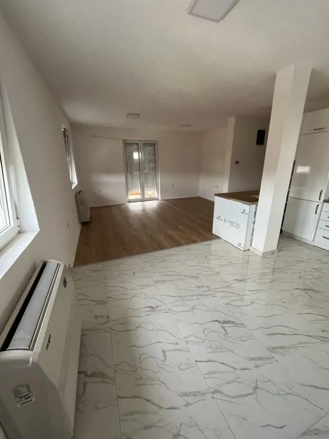 Rent, four bedroom apartment, 90m², Niš, Srbija
