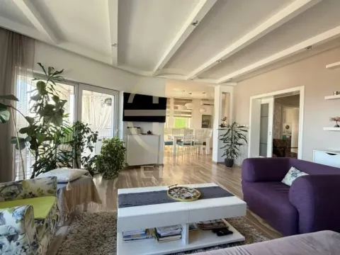 Prodaja, kuća, 273m², Petrovaradin, Novi Sad - image 6