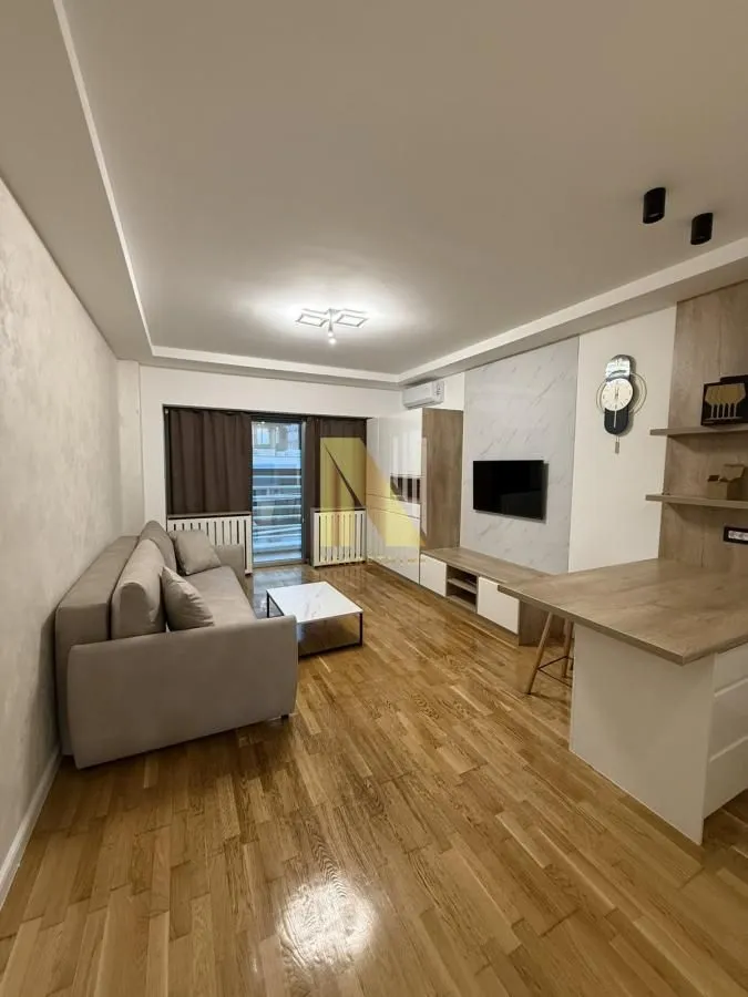 Izdavanje, garsonjera, 32m², Bulevar Oslobodjenja, Novi Sad Sve Podlokacije