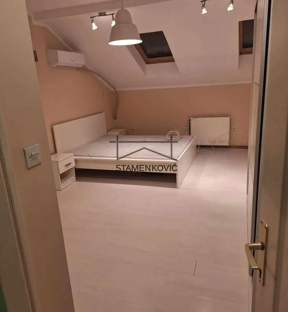 Prodaja, dvosoban stan, 68m², Socijalno, Novi Sad Sve Podlokacije