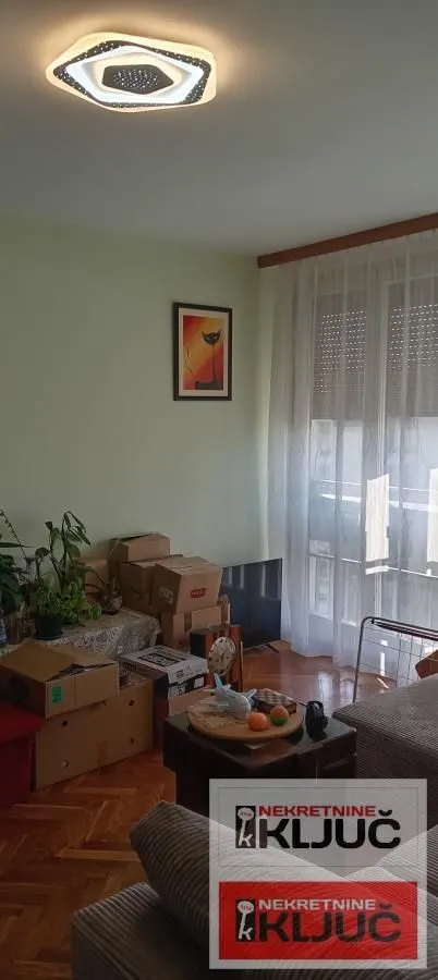 Prodaja, trosoban stan, 70m², Bulevar Oslobodjenja, Novi Sad Sve Podlokacije