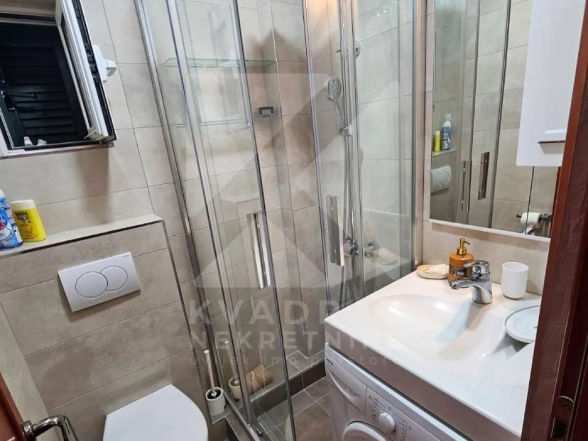 Izdavanje, jednosoban stan, 37m², Babin Do, Budva