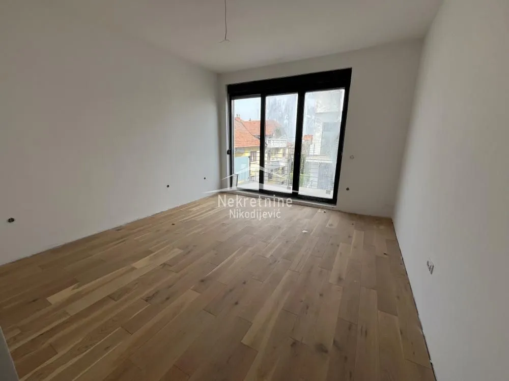 Prodaja, stan, 230m², Zemun Sve Podlokacije, Beograd