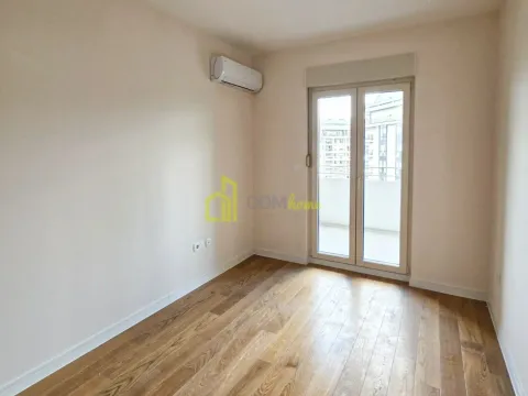 Rent, two bedroom apartment, 72m², Central Point, Podgorica - image 10