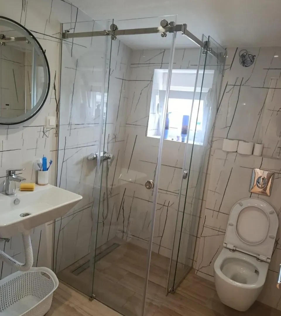 Izdavanje, kuća, 100m², Preko Morače, Podgorica