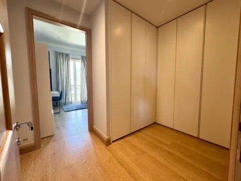 Izdavanje, trosoban stan, 223m², Porto Montenegro, Tivat - image 12