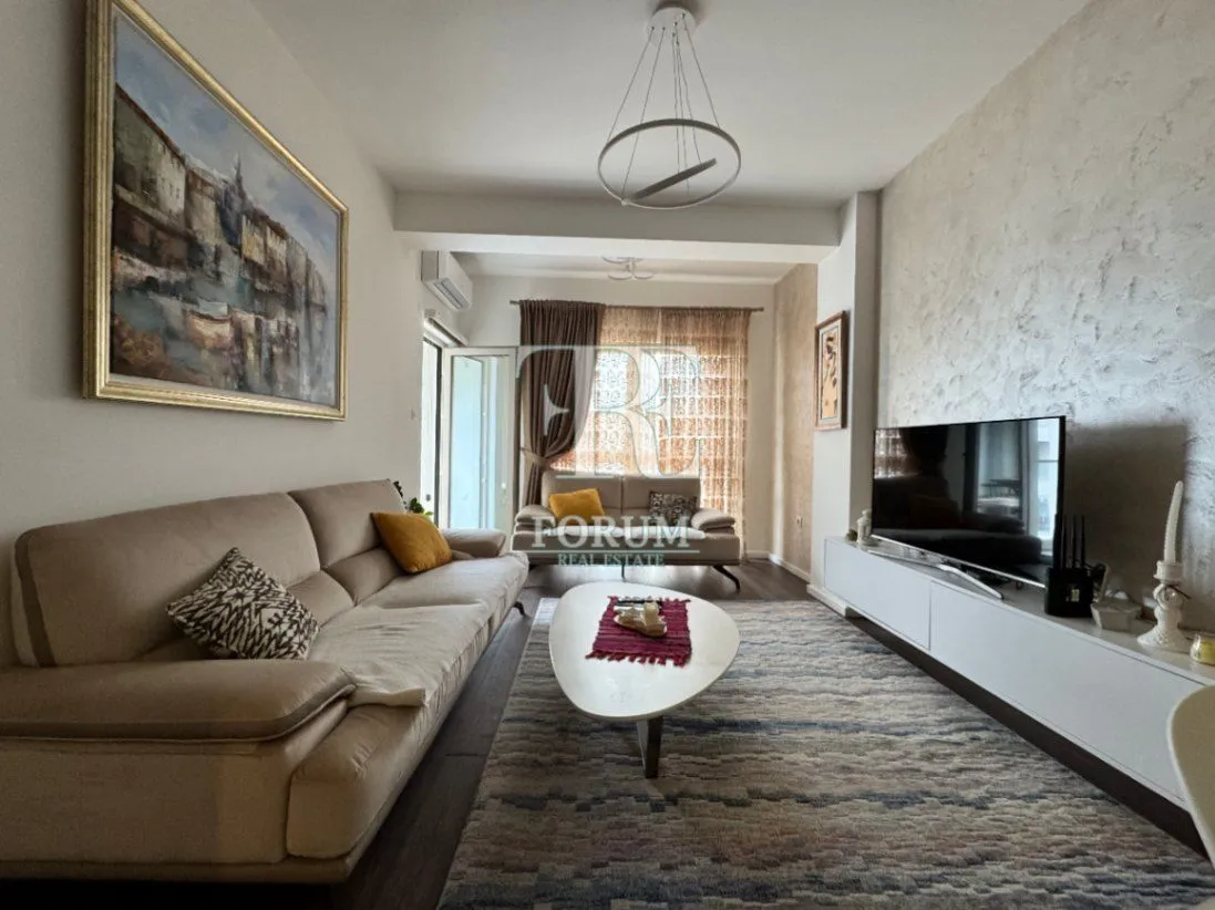 Izdavanje, dvosoban stan, 70m², Vezirov Most, Podgorica