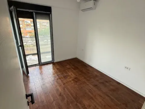 Prodaja, dvosoban stan, 67m², Stari Aerodrom, Podgorica - image 4