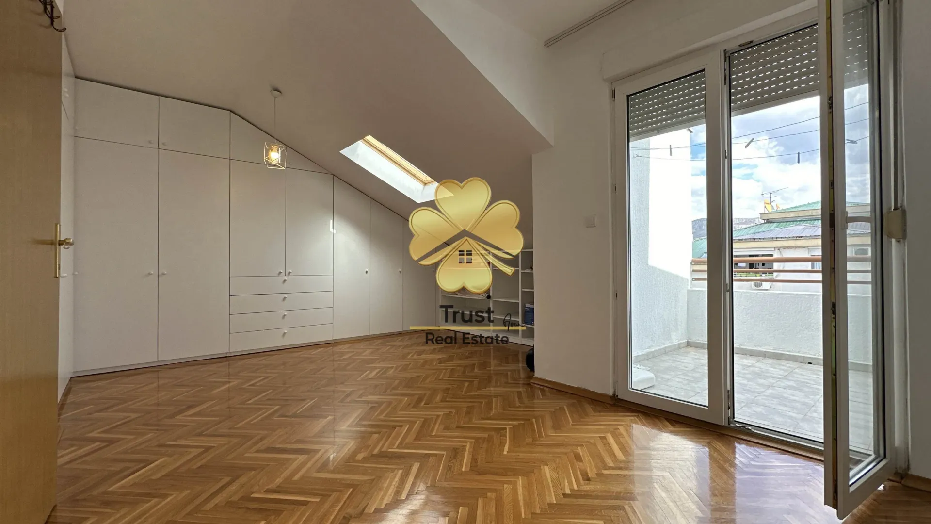 Rent, three bedroom apartment, 126m², City Kej, Podgorica