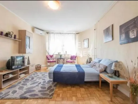 Rent, apartment, 27m², Slavija, Vračar Sve Podlokacije - image 2