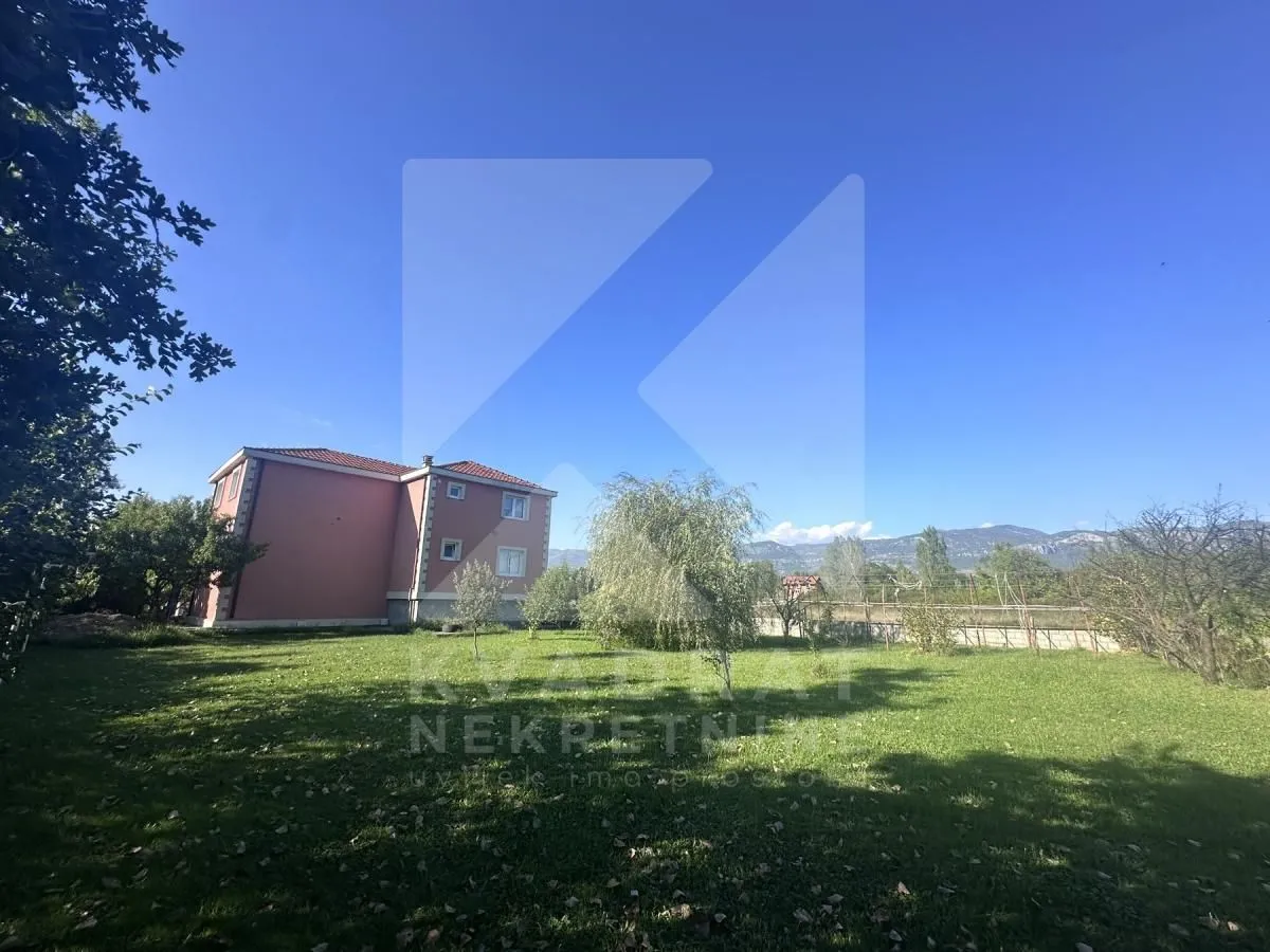 Prodaja, kuća, 350m², Kosić, Danilovgrad