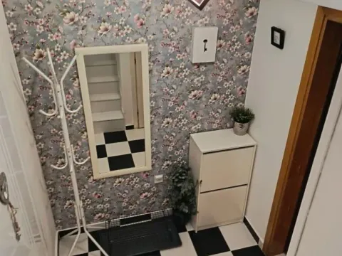 Stan in Adamovićevo Naselje