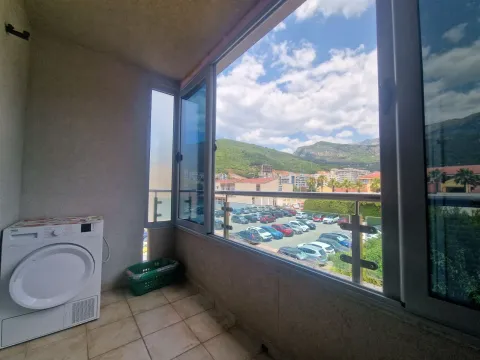Rent, two bedroom apartment, 81m², Budva, Crna Gora - image 4