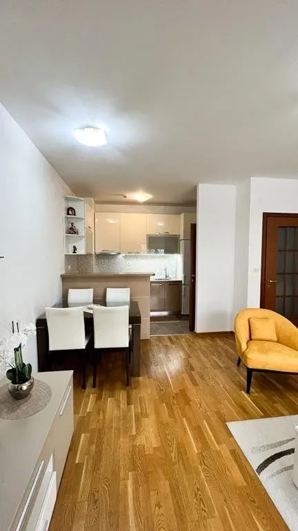 Rent, one bedroom apartment, 51m², City Kvart, Podgorica