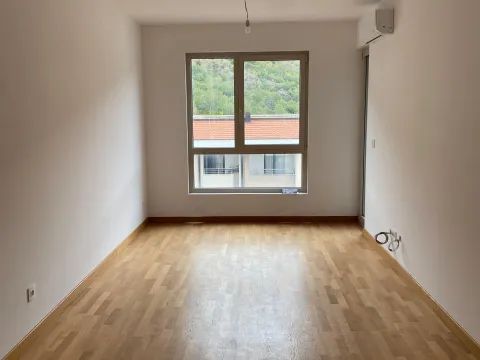 Sale, one bedroom apartment, 43m², Bečići, Budva - image 2