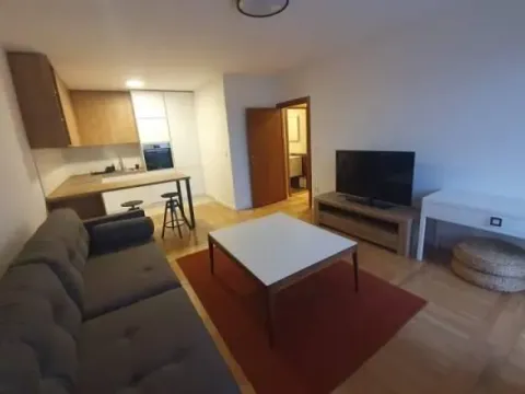 Izdavanje, dvosoban stan, 52m², Vukov Spomenik, Zvezdara Sve Podlokacije