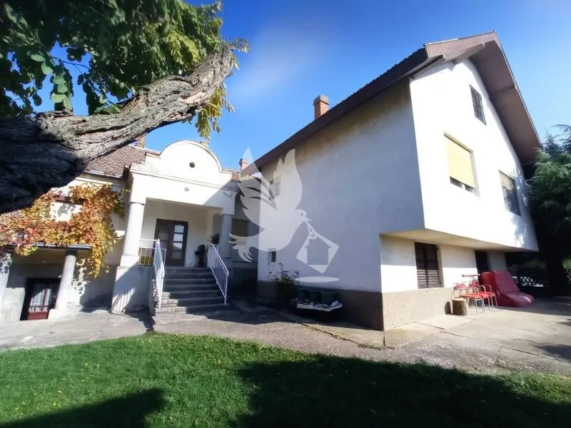 Prodaja, kuća, 215m², Mladenovac selo, Mladenovac