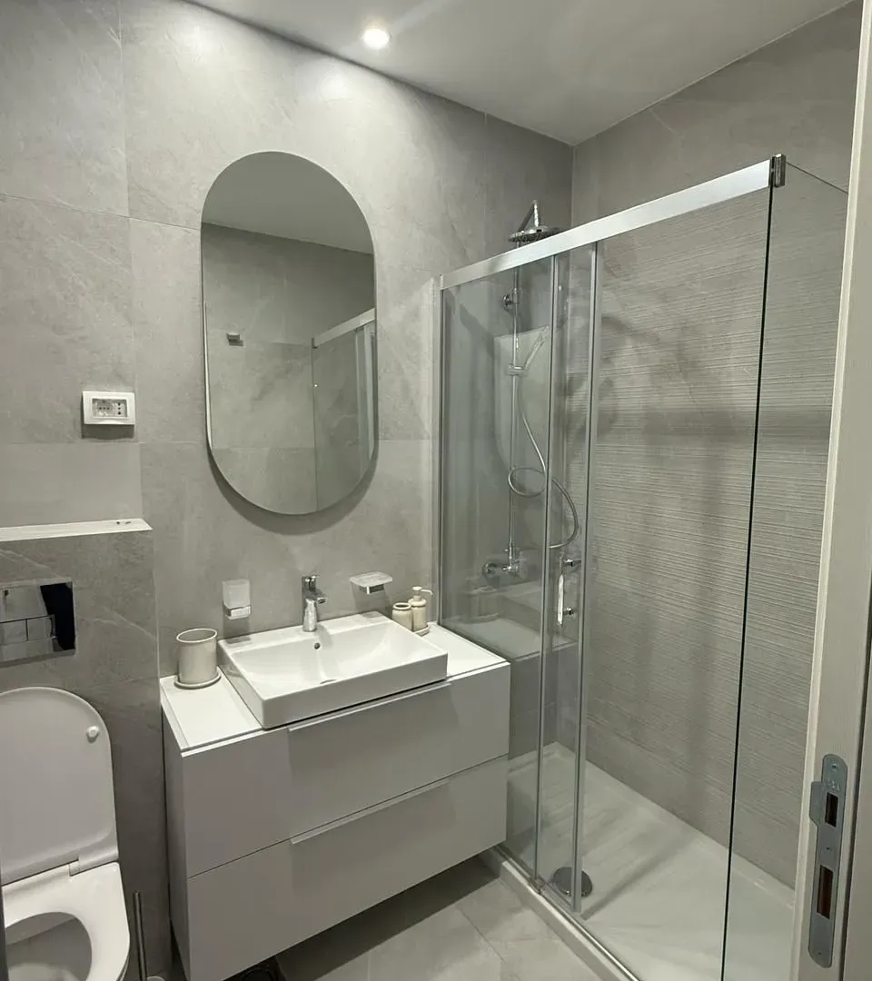 Izdavanje, jednosoban stan, 49m², Central Point, Podgorica