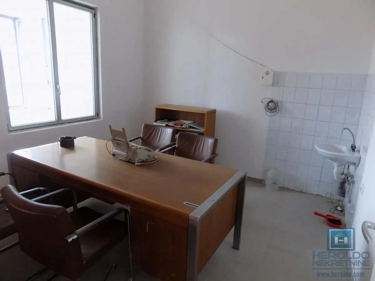 Rent, office space, 1500m², Donje Vidovo, Paraćin