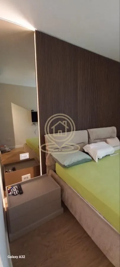 Izdavanje, trosoban stan, 85m², Savski Venac, Beograd