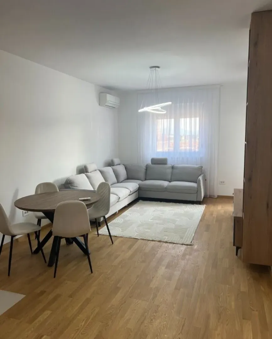Izdavanje, jednosoban stan, 45m², Stari Aerodrom, Podgorica