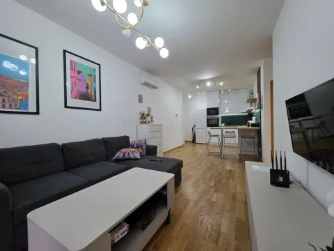 Sale, two bedroom apartment, 55m², Bečići, Budva - image 8