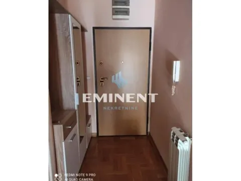 Izdavanje, trosoban stan, 80m², Lipov Lad, Zvezdara Sve Podlokacije - image 11