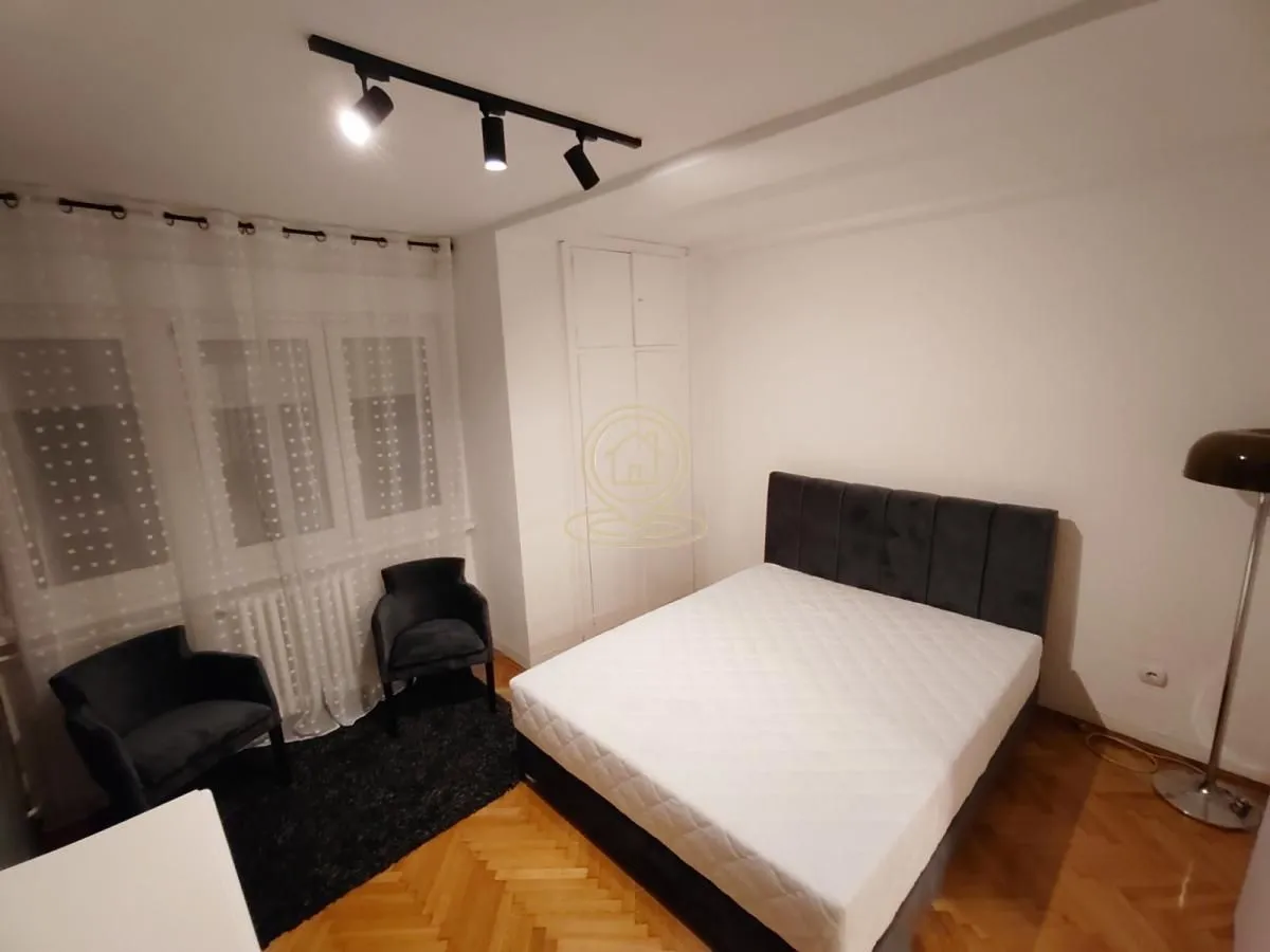 Rent, three bedroom apartment, 88m², Stari Grad, Beograd