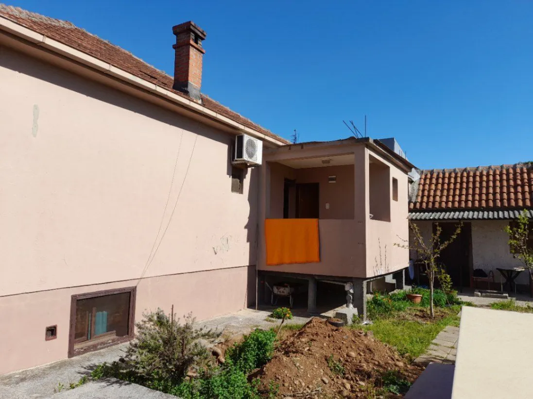 Sale, house, 175m², Tološi, Podgorica
