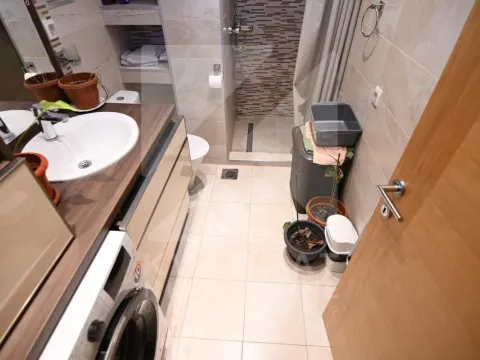 Izdavanje, dvosoban stan, 68m², Centar, Podgorica - image 9