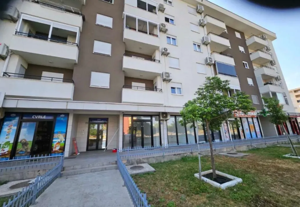 Izdavanje, poslovni prostor, 60m², Tuški Put, Podgorica