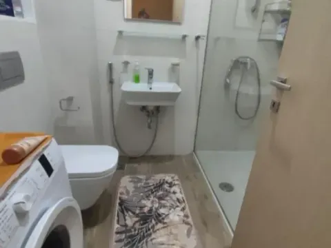 Izdavanje, jednosoban stan, 53m², City Kvart, Podgorica - image 9