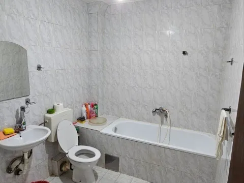 Prodaja, jednosoban stan, 58m², Stari Aerodrom, Podgorica - image 11
