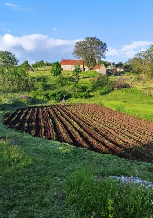Sale, house, 60m², Dubočke, Nikšić