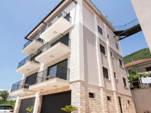 Prodaja, jednosoban stan, 60m², Centar, Tivat - image 10