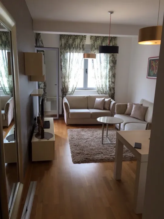Izdavanje, jednosoban stan, 47m², Babilonija, Budva