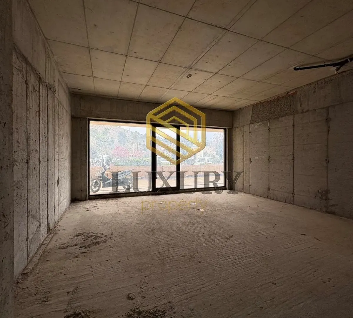 Izdavanje, poslovni prostor, 175m², City Kej, Podgorica