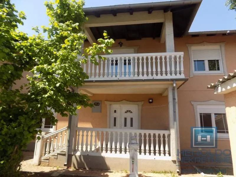Sale, house, 230m², Centar, Paraćin