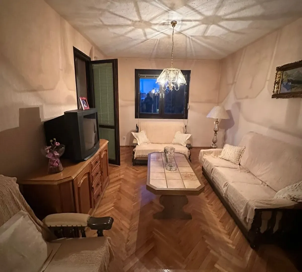 Izdavanje, dvosoban stan, 71m², Centar, Podgorica