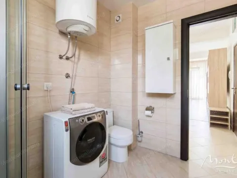 Sale, one bedroom apartment, 56m², Bečići, Budva - image 18