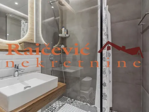 Prodaja, trosoban stan, 102m², Zemun Sve Podlokacije, Beograd - image 19