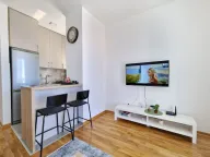 Izdavanje, jednosoban stan, 47m2, Bečići, Budva
